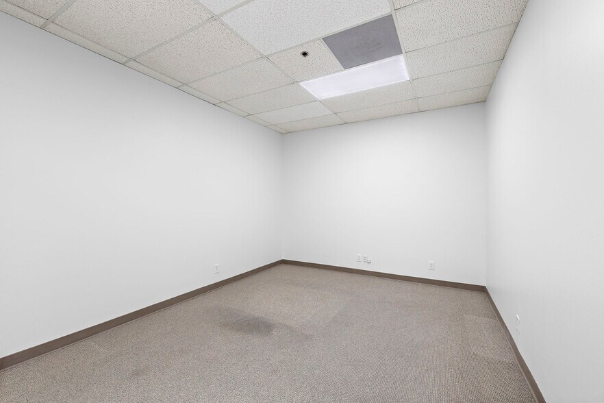 More Photos Of 32 Mauchly, Irvine Manufacturing For Sale