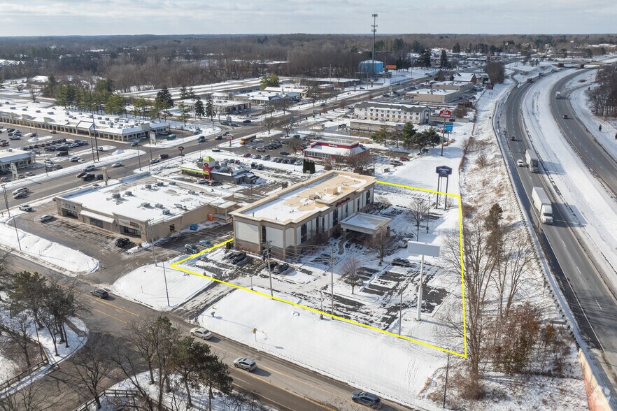 More Photos Of 1150 Riverside Dr, Battle Creek Hotel For Sale