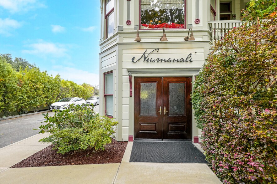 More Photos Of 742 B St, Hayward Restaurant For Sale