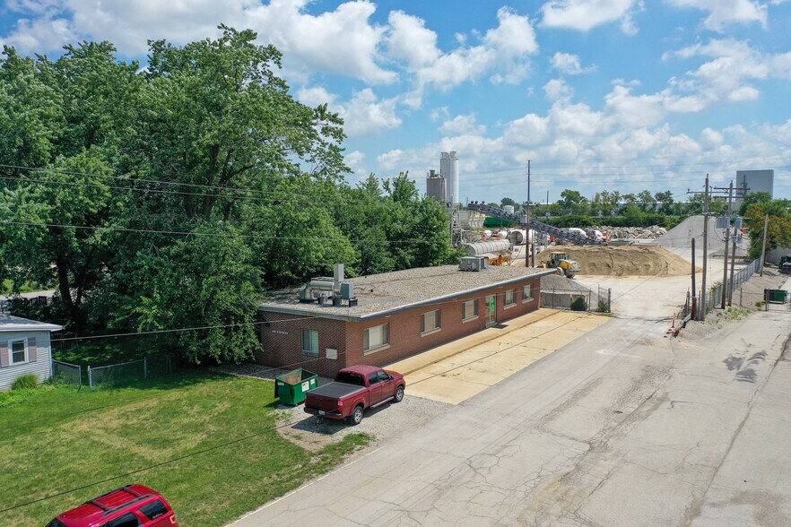 More Photos Of 2602 N Morgan St, Decatur Office For Sale