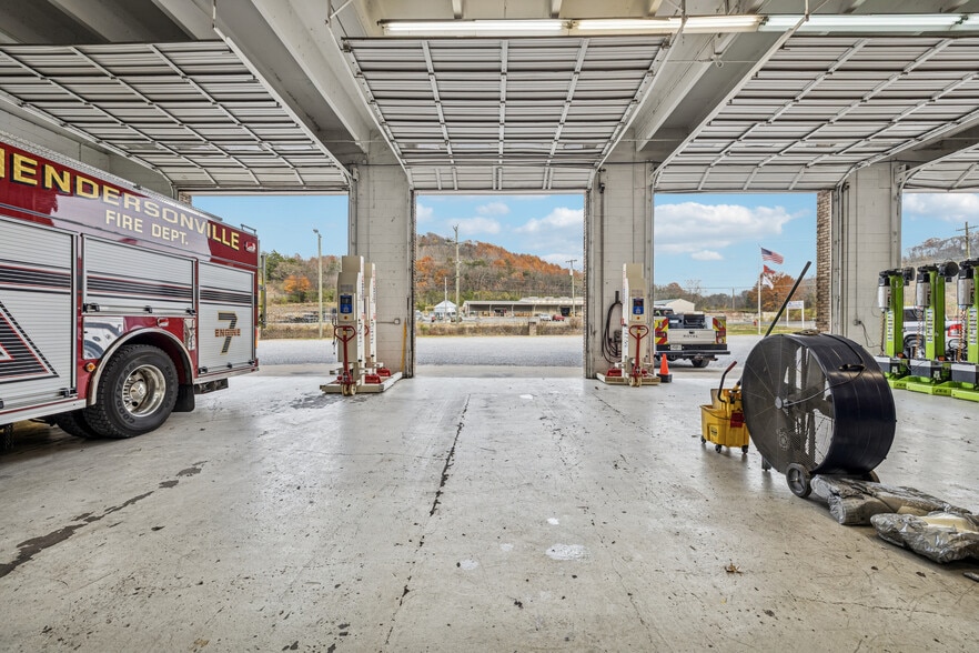 More Photos Of 3502 Dickerson Pike, Nashville Flex For Sale