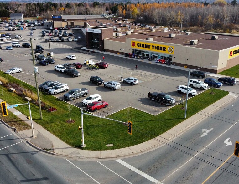 More Photos Of 625 Trunk Rd, Sault Ste Marie Storefront For Lease