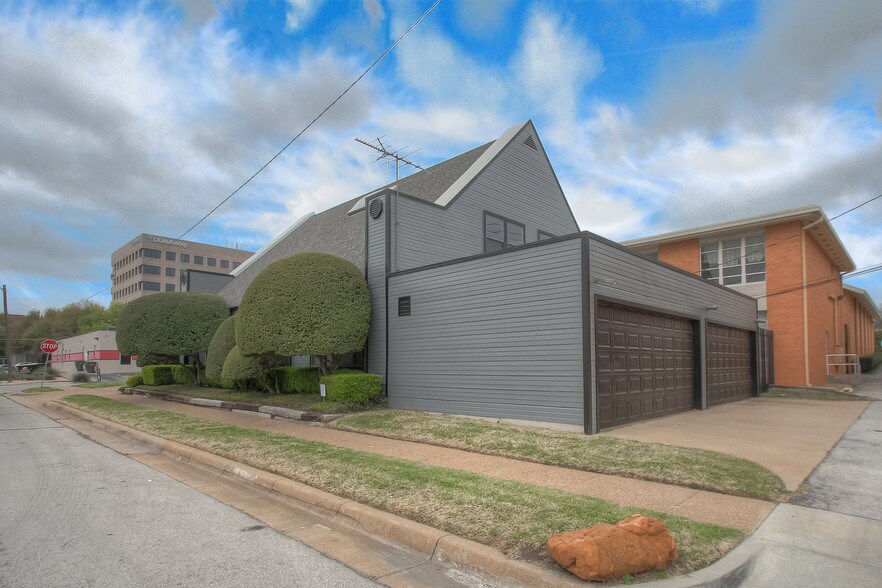 More Photos Of 3200 W 4th St, Fort Worth Loft Creative Space For Sale