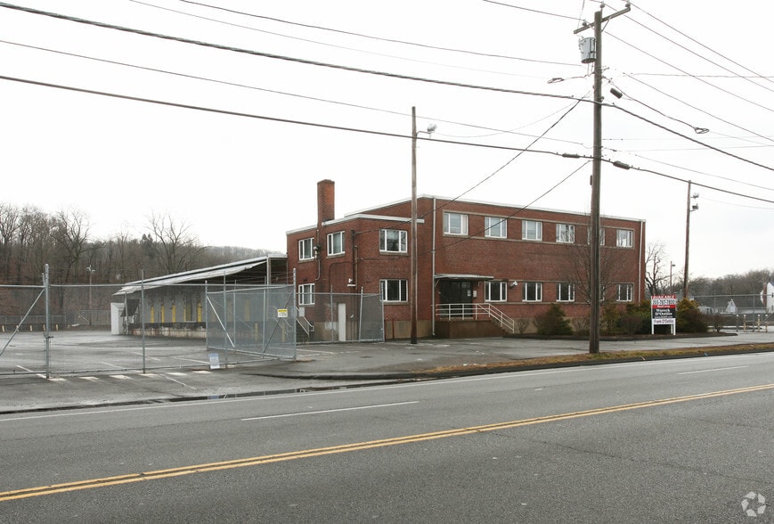 More Photos Of 15 Middletown Ave, North Haven Truck Terminal For Lease