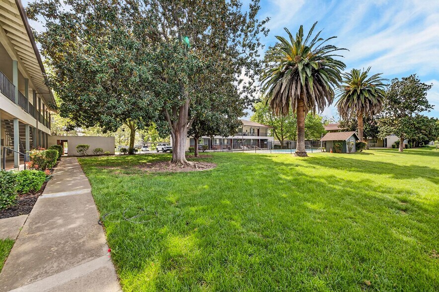 More Photos Of 161-261 Cohasset Ln, Chico Apartments For Sale