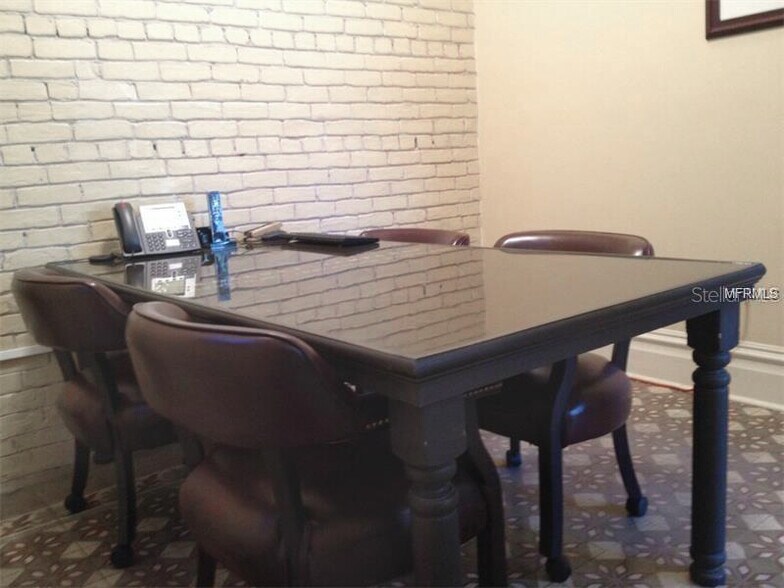 More Photos Of 1902 W Main St, Tampa Office For Lease