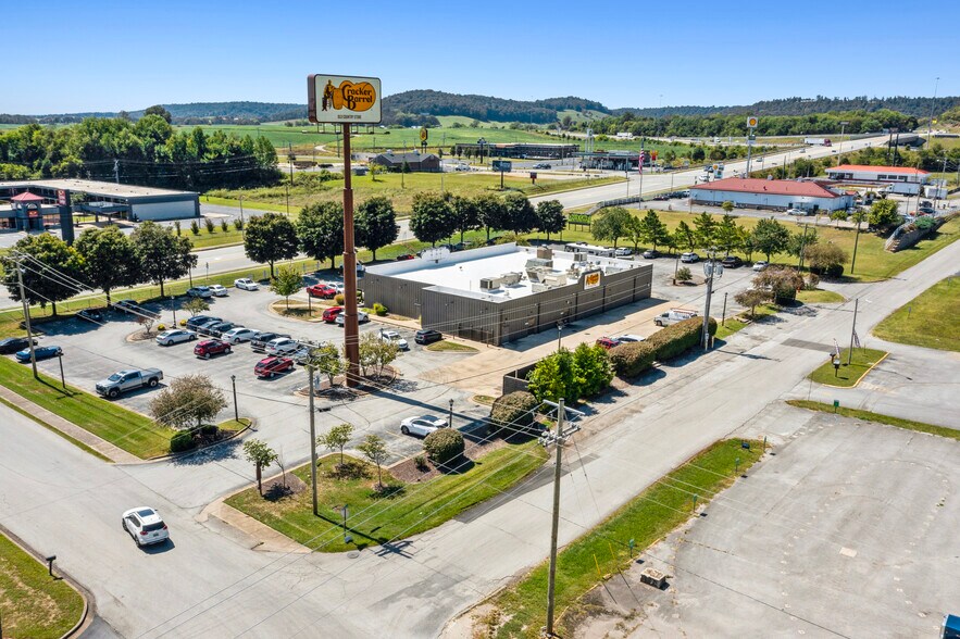 More Photos Of 800 Happy Valley St, Cave City Restaurant For Sale