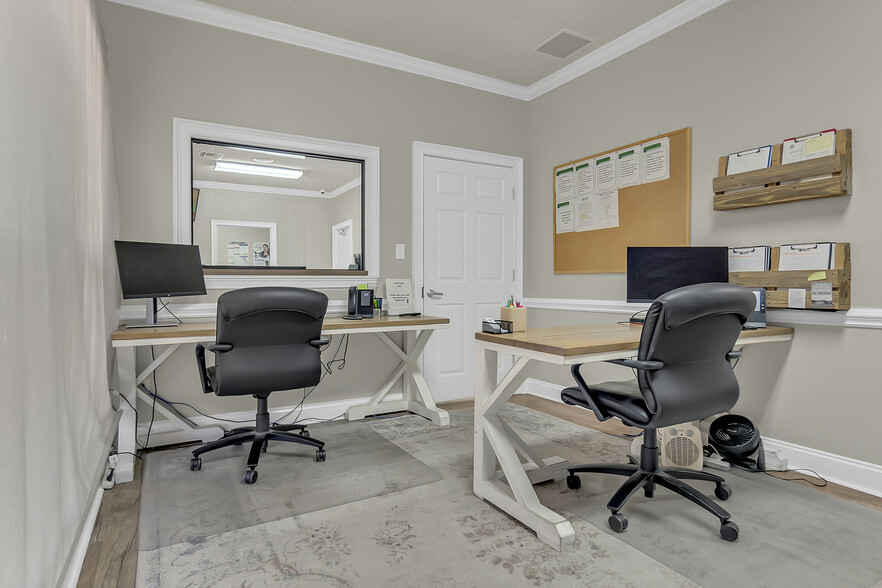 More Photos Of 1501 US Highway 19 S, Leesburg Office For Sale