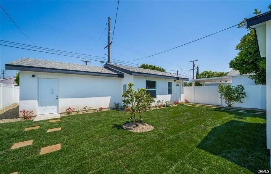 More Photos Of 1484 N Clybourn Ave, Burbank Apartments For Sale