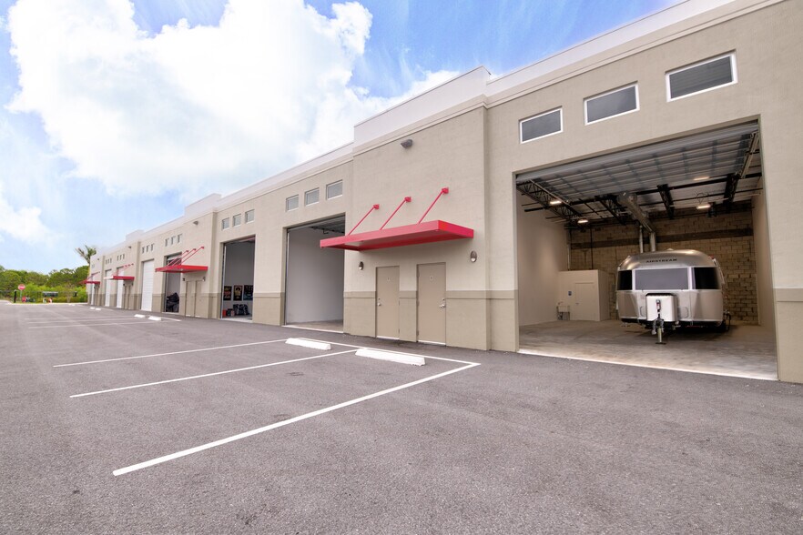 More Photos Of 7040 SE Federal Hwy, Hobe Sound Warehouse For Sale