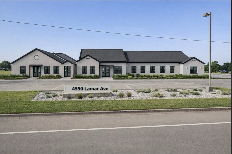 Primary Photo Of 4550 Lamar Ave, Paris Office For Lease