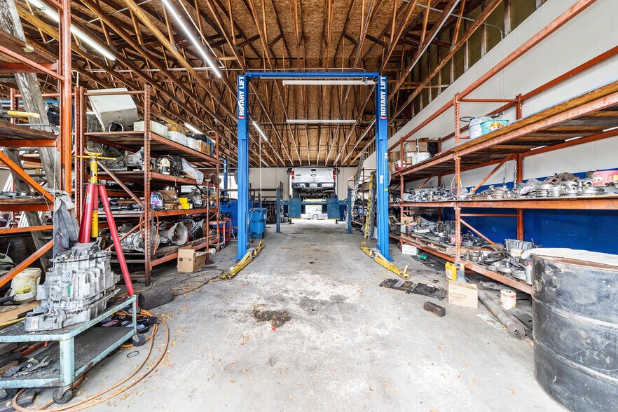 More Photos Of 3721 NE 44th St, Ocala Industrial For Sale