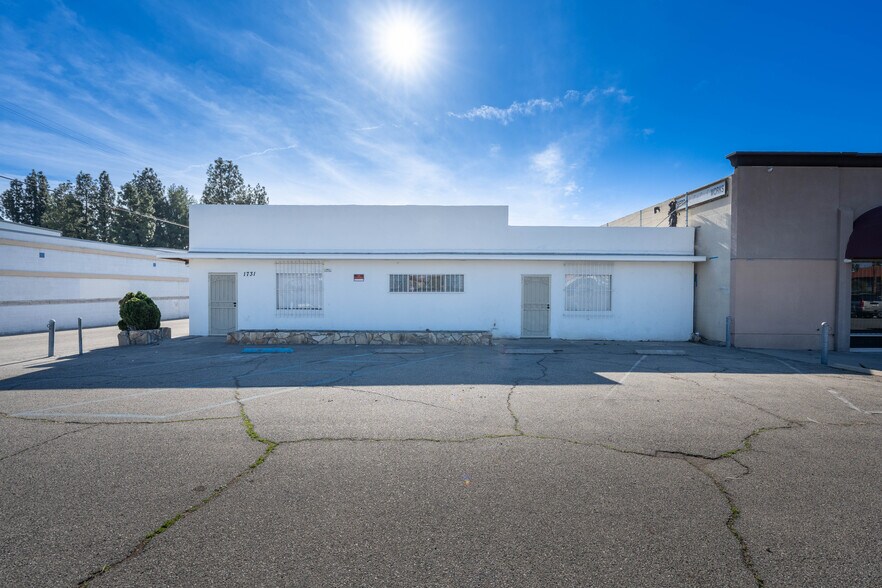 Primary Photo Of 1731 E Highland Ave, San Bernardino Healthcare For Lease