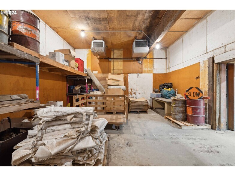 More Photos Of 665 Hemlock Ave, Coos Bay Refrigeration Cold Storage For Sale