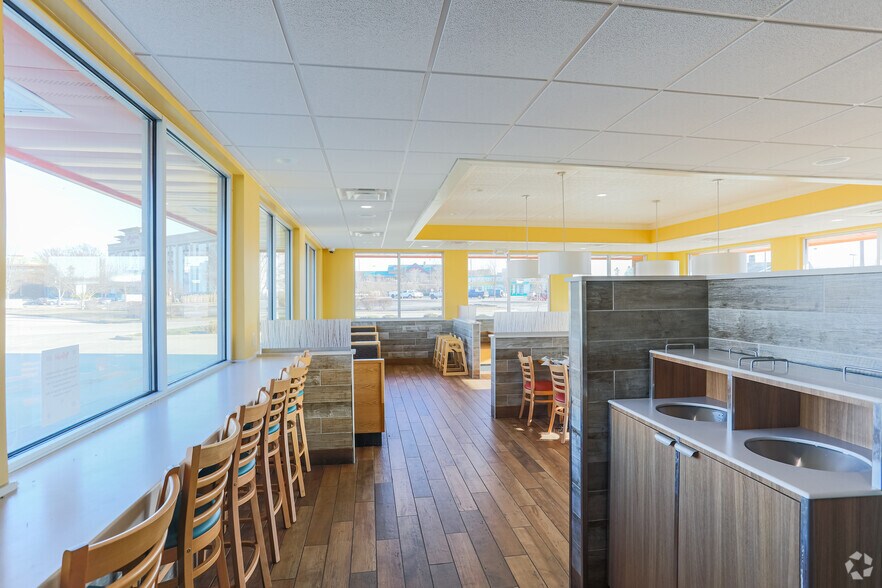 28002838 Mountaineer Blvd, Charleston, WV 25309 For Lease