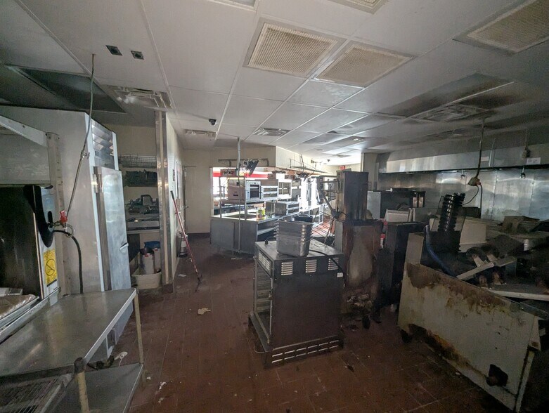 More Photos Of 3485 Court St, Pekin Fast Food For Sale