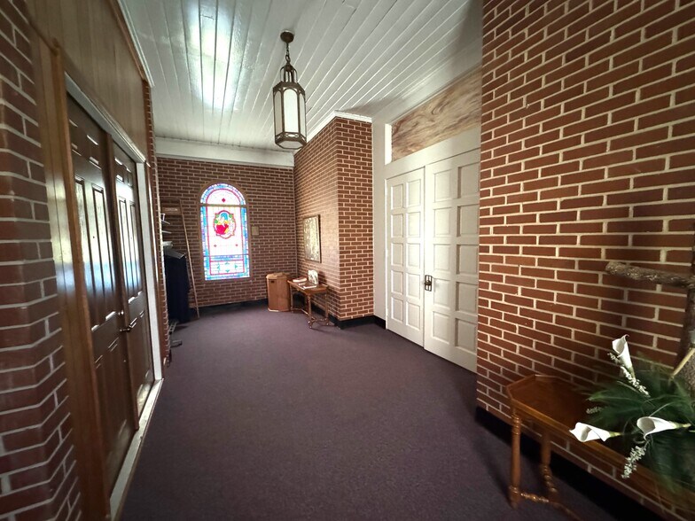 More Photos Of 205 Spalding St, Griffin Religious Facility For Sale