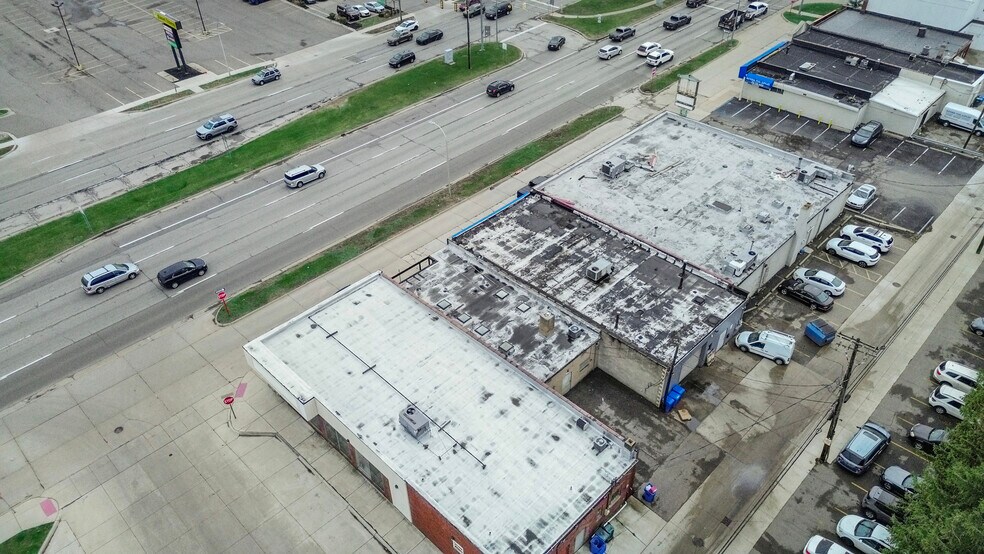 More Photos Of 24336 Michigan Ave, Dearborn Freestanding For Lease