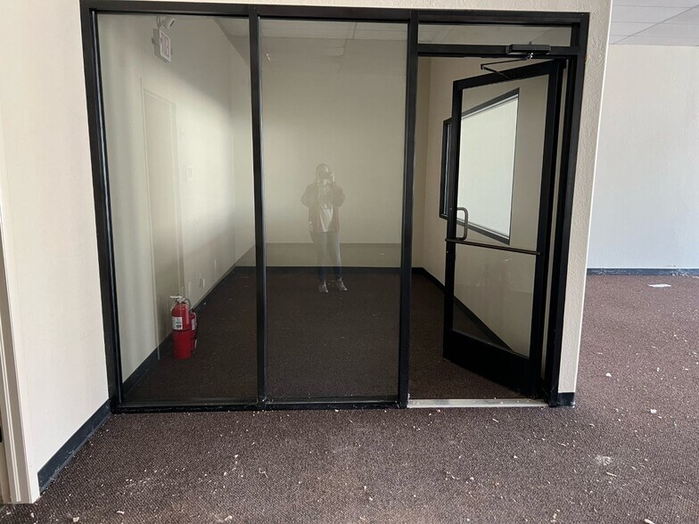 More Photos Of 1024-1040 NW 38th St, Lawton Freestanding For Lease