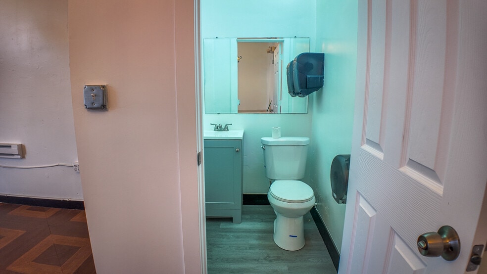 More Photos Of 3935 W Colfax Ave, Denver Storefront For Lease