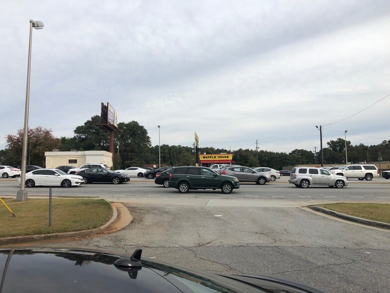 More Photos Of 2545 Wesley Chapel Rd, Decatur Freestanding For Lease