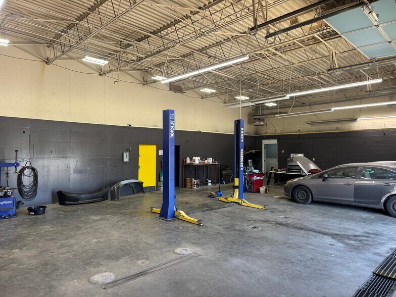 More Photos Of 1402 Western Blvd, Tarboro Auto Repair For Lease