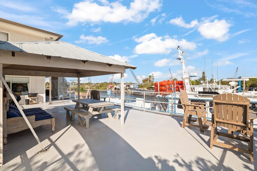 More Photos Of 810 Dodecanese Blvd, Tarpon Springs Marina For Sale