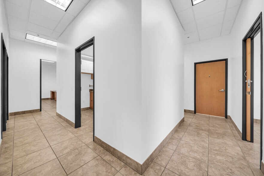 More Photos Of 3710 W Greenway Rd, Phoenix Medical For Sale