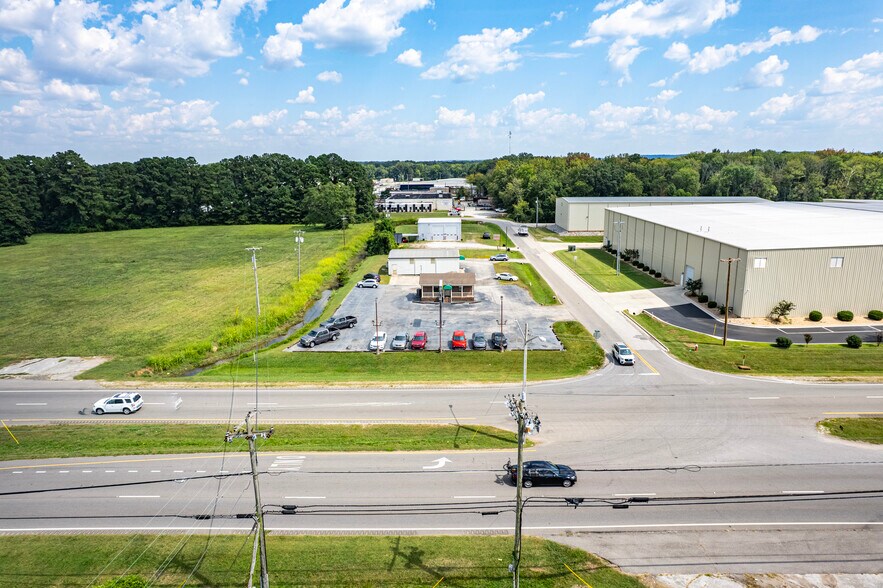 More Photos Of 3420 Highway 31 S, Decatur General Retail For Sale