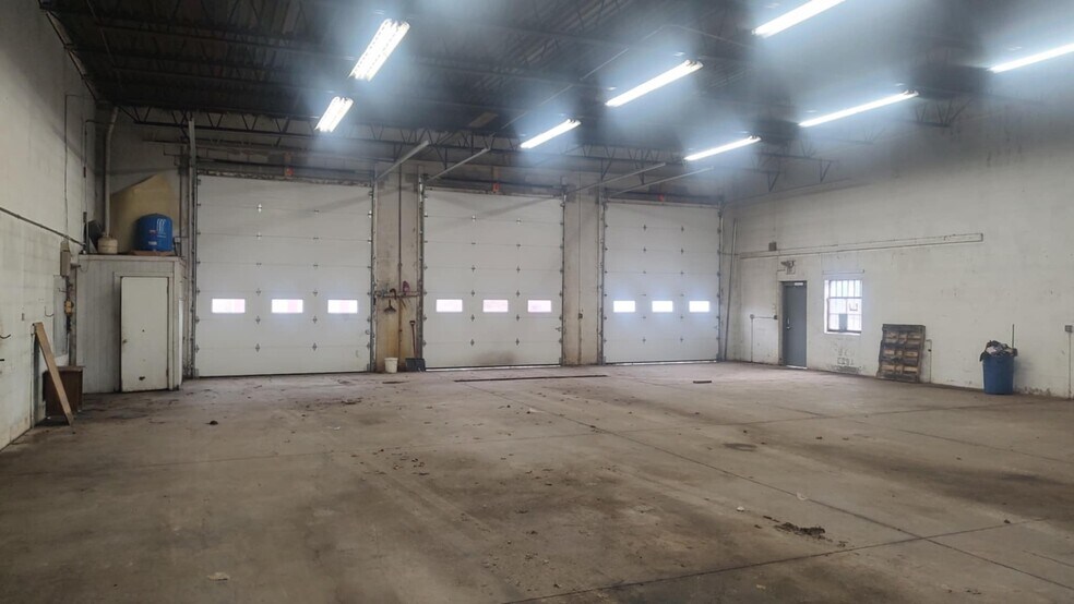 More Photos Of 1311 Newton St, Tallmadge Warehouse For Lease