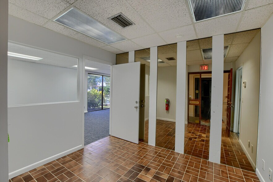More Photos Of 1300 N Federal Hwy, Boca Raton Medical For Sale
