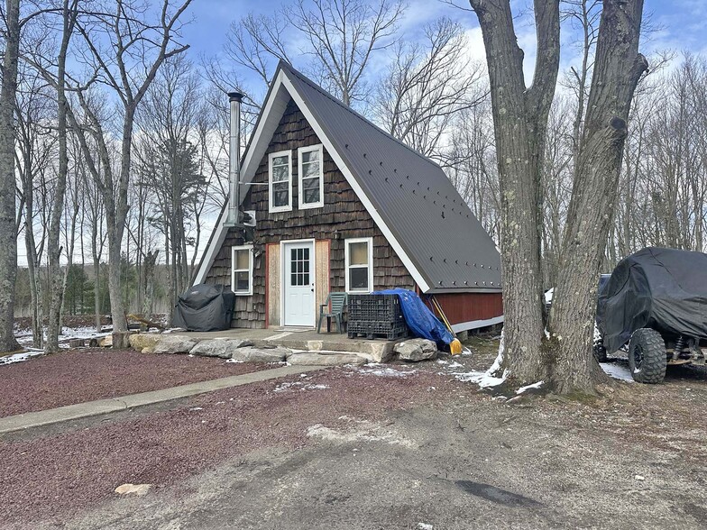 More Photos Of 982 W Center St, Sheppton Bar For Sale