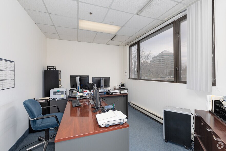 More Photos Of 1964 Gallows Rd, Vienna Office For Sale