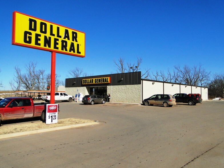 More Photos Of 350 N Ash St, Luther Freestanding For Sale