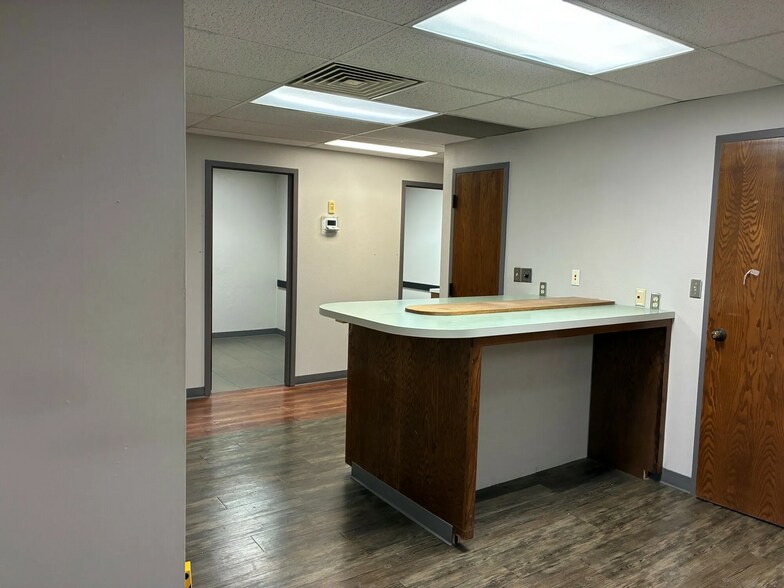 More Photos Of 937 SW 89th St, Oklahoma City Medical For Sale