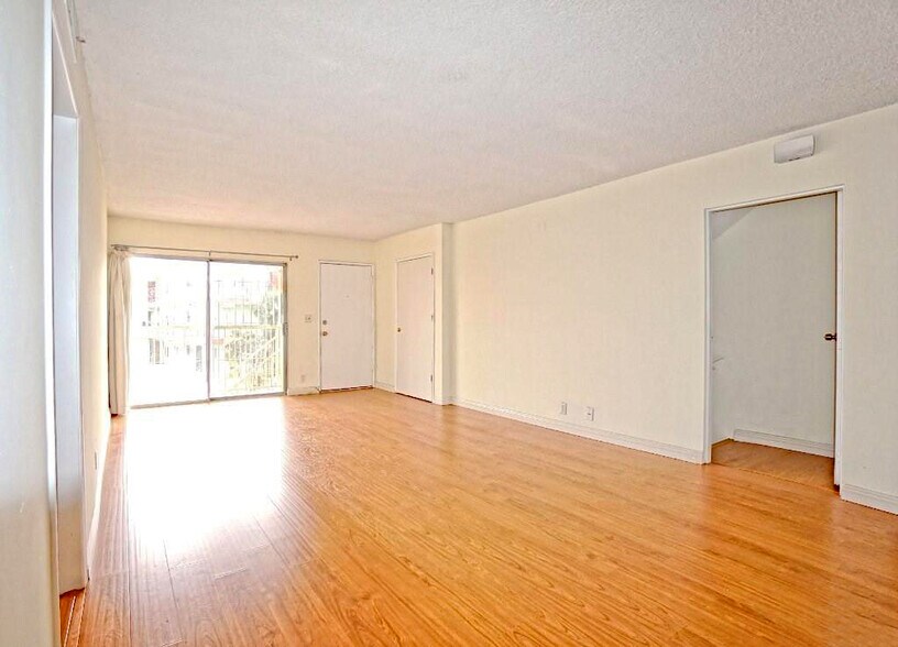 More Photos Of 933 New Depot St, Los Angeles Apartments For Sale