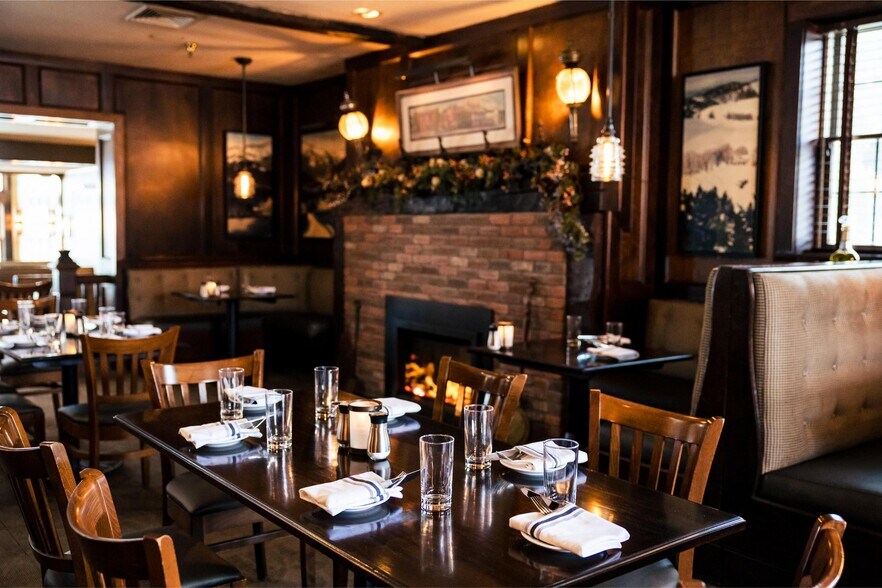 More Photos Of 18 Main St, Stowe Hotel For Sale