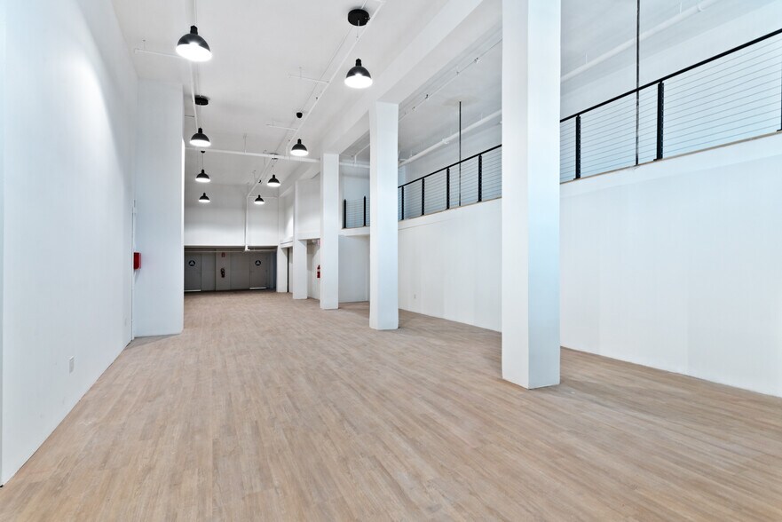 More Photos Of 734 S Main St, Los Angeles Loft Creative Space For Lease