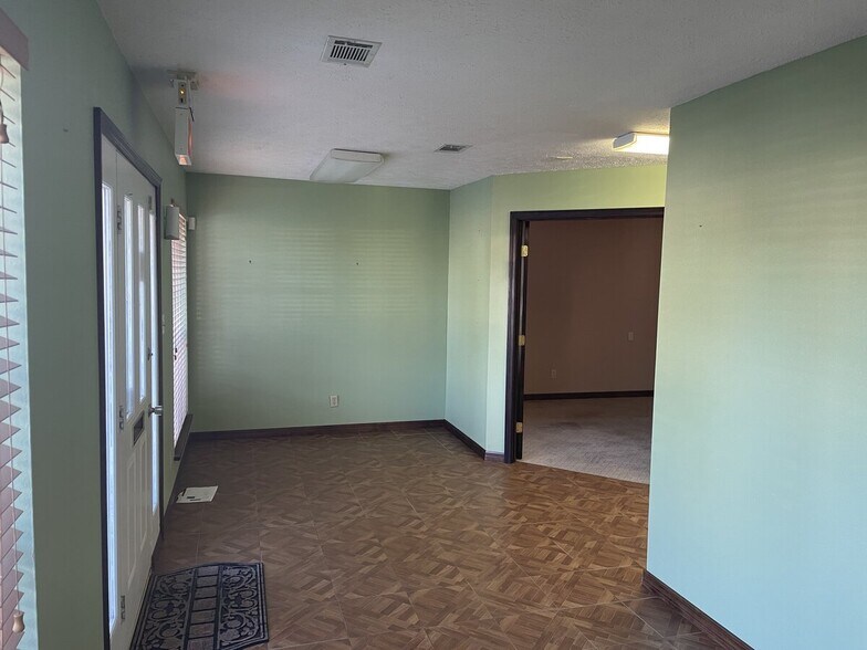 More Photos Of 3298 Summit, Pensacola Office For Lease