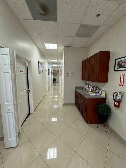 More Photos Of 1741-1759 N University Dr, Pembroke Pines Storefront Retail Office For Sale