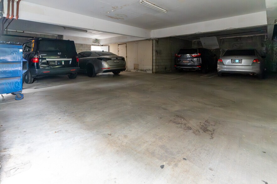 More Photos Of 6501 Woodley Ave, Lake Balboa Apartments For Sale