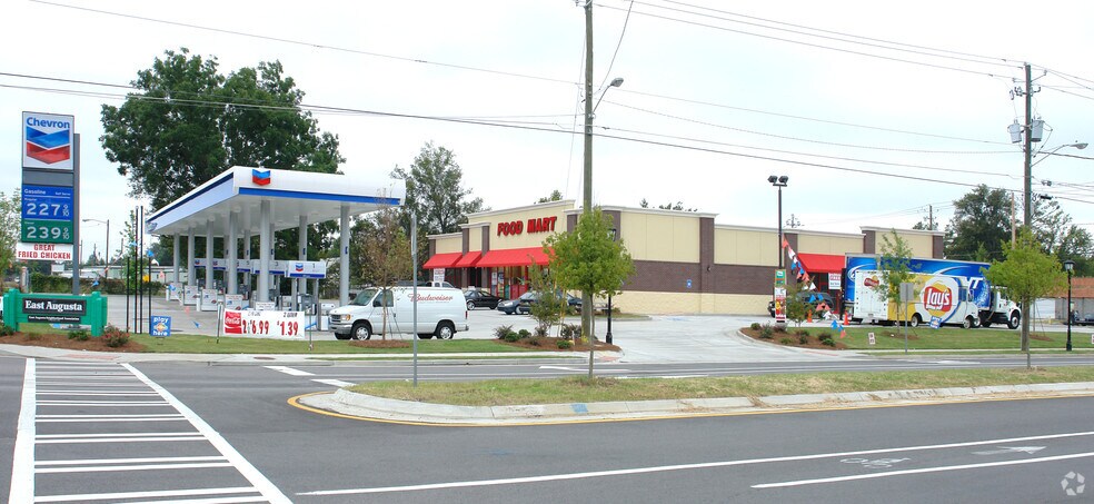 More Photos Of 202 E Boundary St, Augusta Service Station For Lease