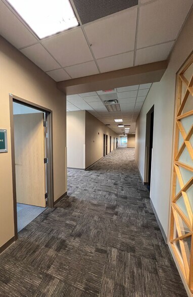 More Photos Of 10330 N Meridian St, Indianapolis Medical For Lease