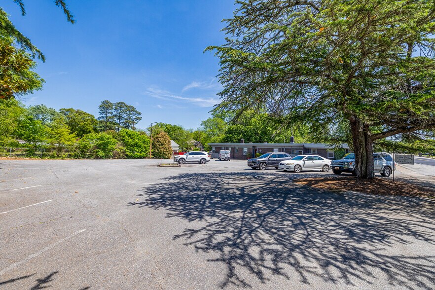 More Photos Of 201 S Weston St, Fountain Inn Office For Sale