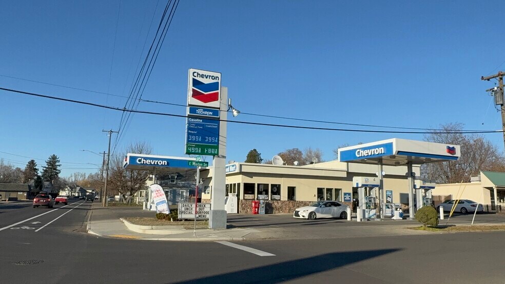 More Photos Of 857 S 2nd Ave, Walla Walla Service Station For Sale