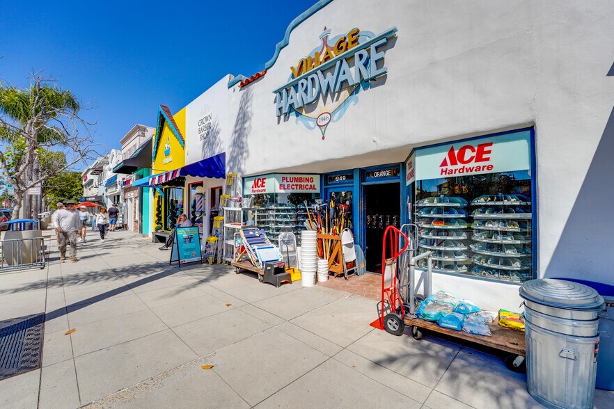 More Photos Of 949-951 Orange Ave, Coronado Storefront For Lease