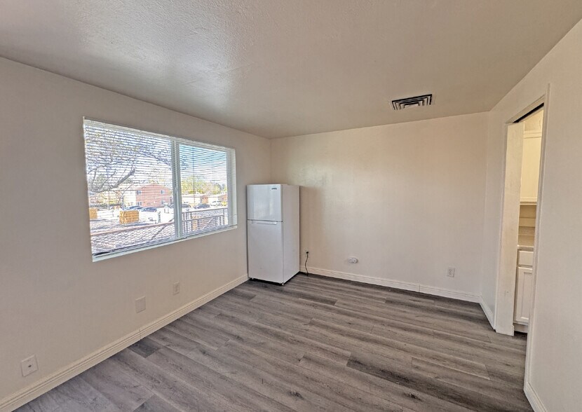 More Photos Of , Albuquerque Multifamily For Sale