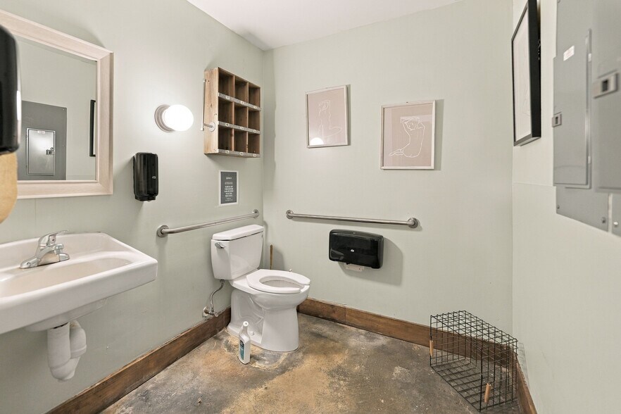 More Photos Of 1602-1608 Walnut St, Jacksonville Restaurant For Sale