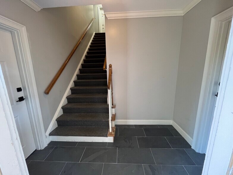 More Photos Of 750 Hammond Dr NE, Atlanta Unknown For Sale