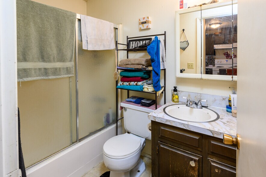 More Photos Of 2125 SW Xero Ln, Redmond Apartments For Sale